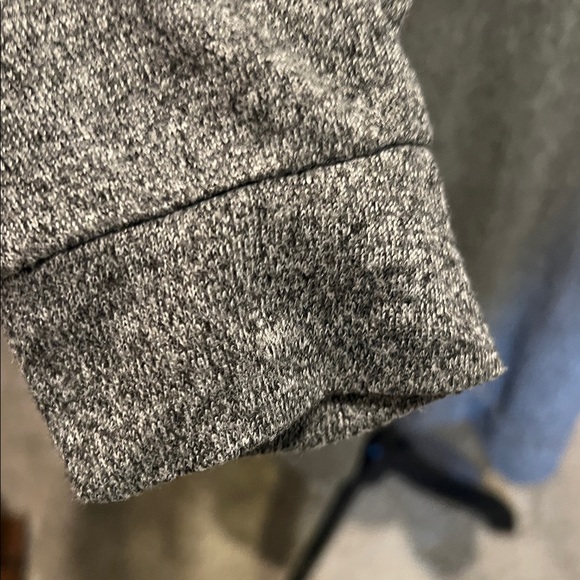 Secret Treasures Heather Gray Women's Pajama Top - Picture 7 of 9